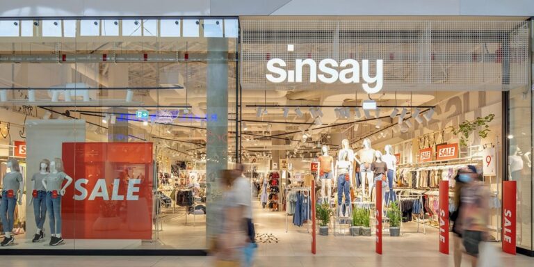 Shop Women’s, Men’s, and Kids’ Clothing with Ease at Sinsay Online Store