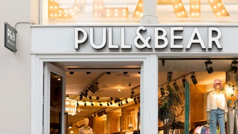 Step up Your Style Game with Pull&Bear: Must-Have Pieces for Men and Women