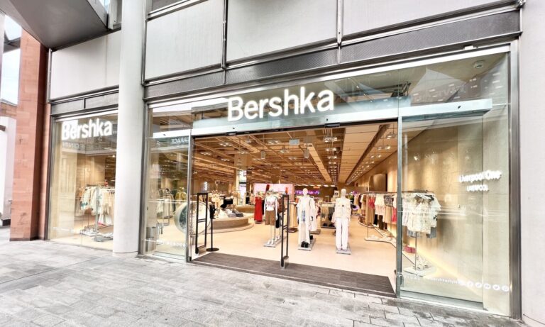 Bershka Stores UK: Find Trendy Fashion 2024